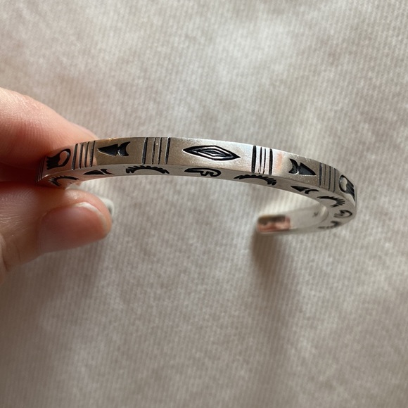 Native American heavy 925 Silver artist stamped cuff 34.1g - Picture 6 of 15